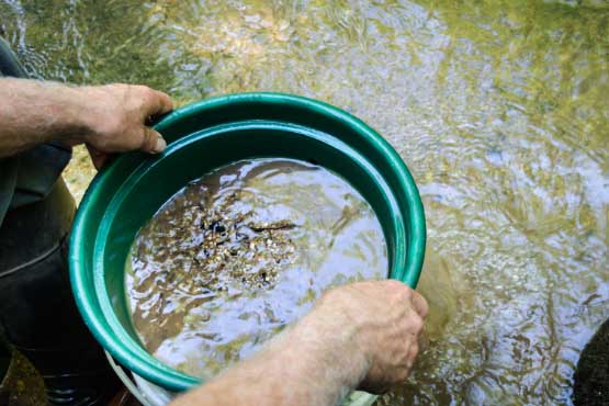 Ethical-and-Sustainable-Gem-Mining-in-Sri-Lanka